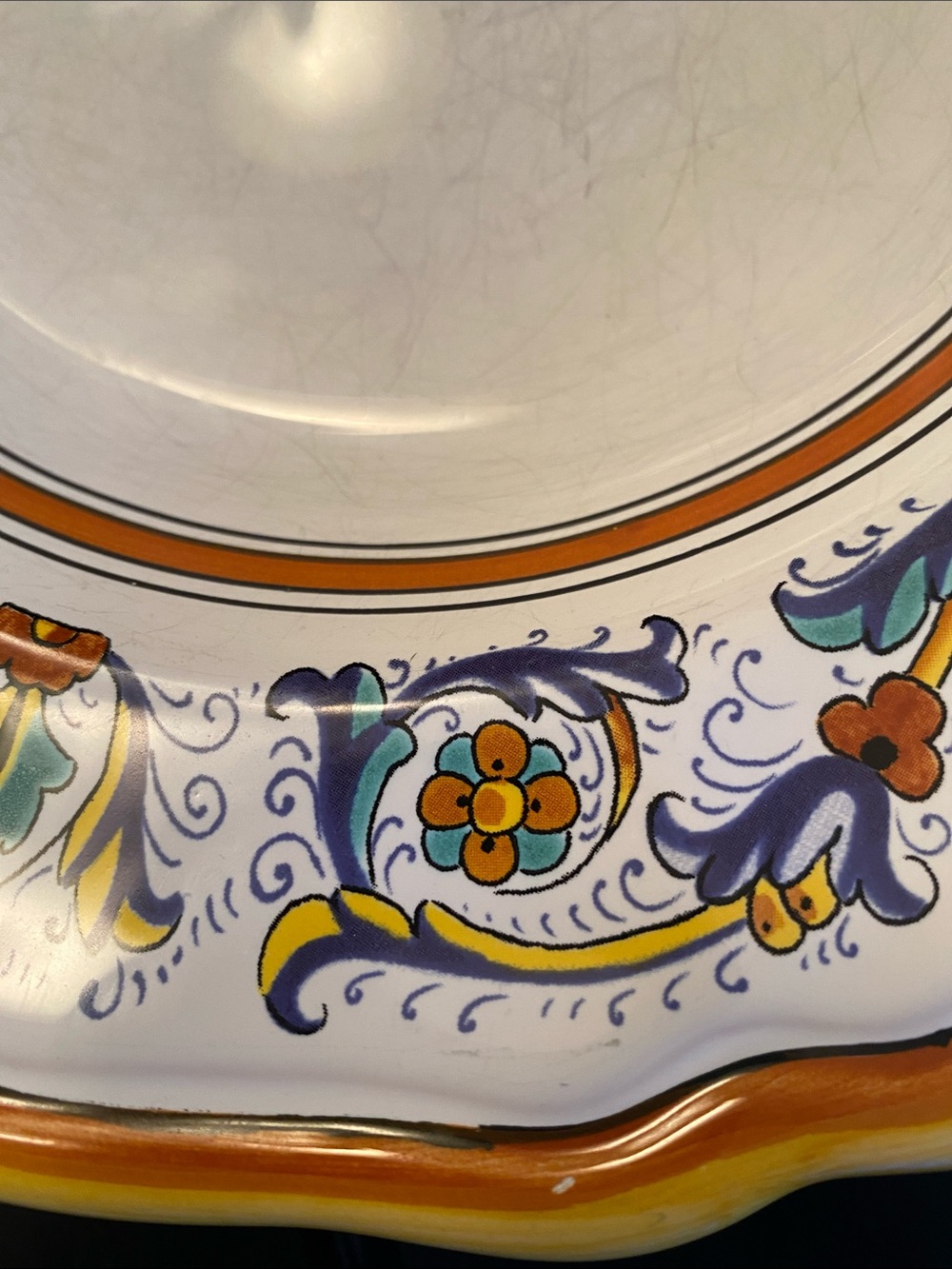 5 Sur la Table Decorative Floral Ceramic Dinner Plates in White and Yellow - Picture 3 of 3